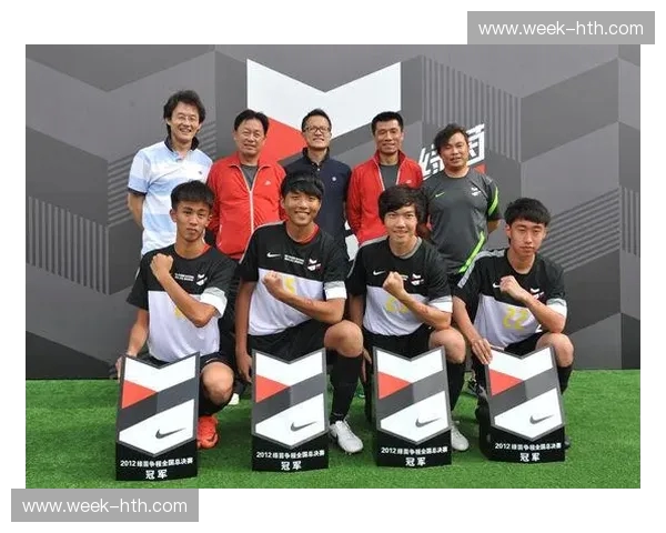 绿茵巅峰的华丽博弈：当“兵工厂”的浪漫遇见“拉玛西亚”的信仰